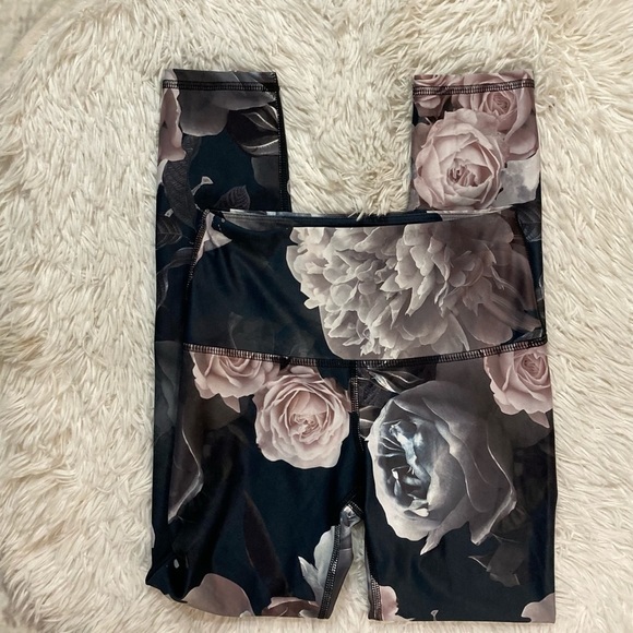 NOLI Active Black Allure Floral Leggings - Picture 4 of 11